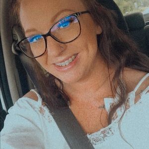 Meet your Posher, Alison